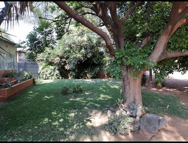 3 BEDROOM HOUSE FOR SALE IN RUSTENBURG EAST